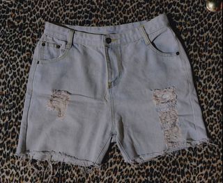 (Category: ) located in . Submitted by ajtrld (Listing ID 1198445636, Image 1). Description: .