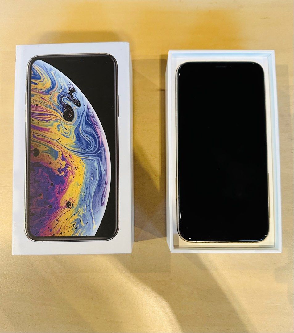 iPhone XS 256GB (Category: iPhone X Series) located in Taguig. Submitted by colinmq (Listing ID 1198360280, Image 1). Description: Smart locked .