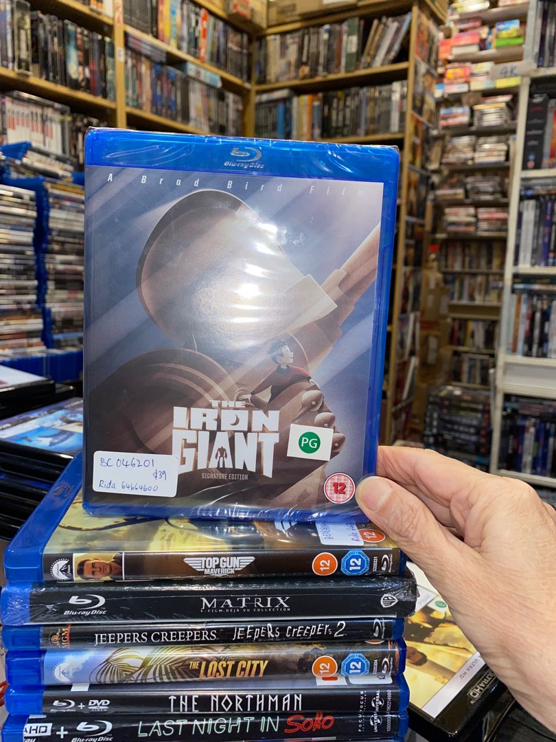IRON GIANT BLU RAY, Hobbies & Toys, Music & Media, CDs & DVDs on Carousell