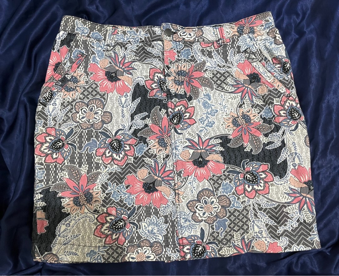 Katies Skirt, Women's Fashion, Bottoms, Skirts On Carousell