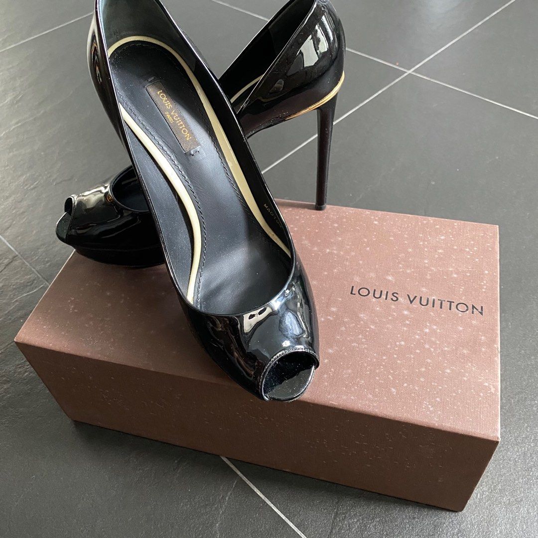 Louis Vuitton Black Pumps Heels, Women's Fashion, Footwear, Heels on  Carousell