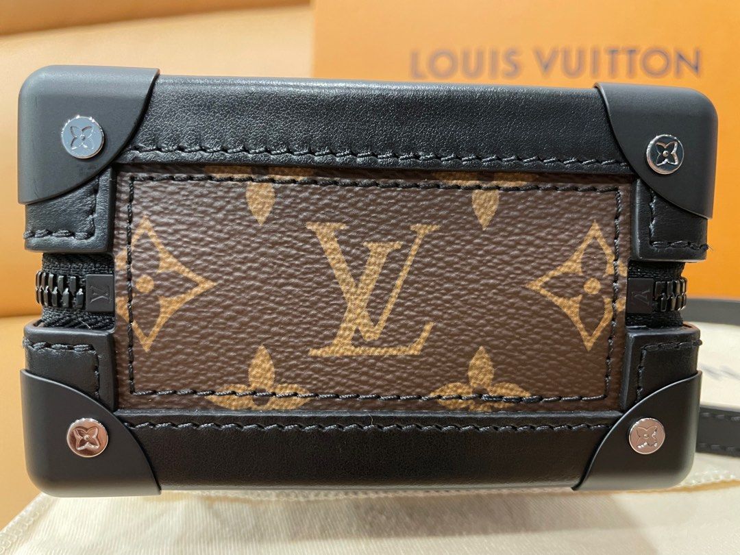 Louis Vuitton Monogram Tuffetage Speedy Trunk (SHG-FDS9bz) – LuxeDH