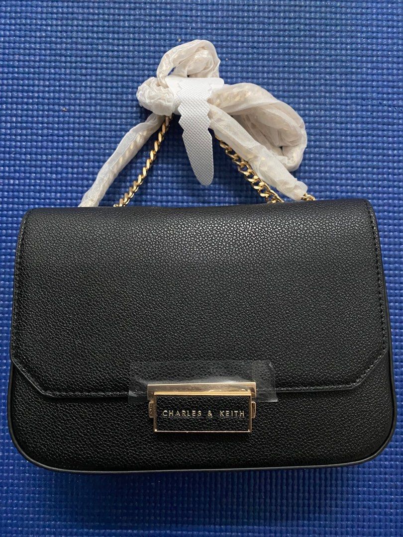 Black shoulder bag with chain strap cheap