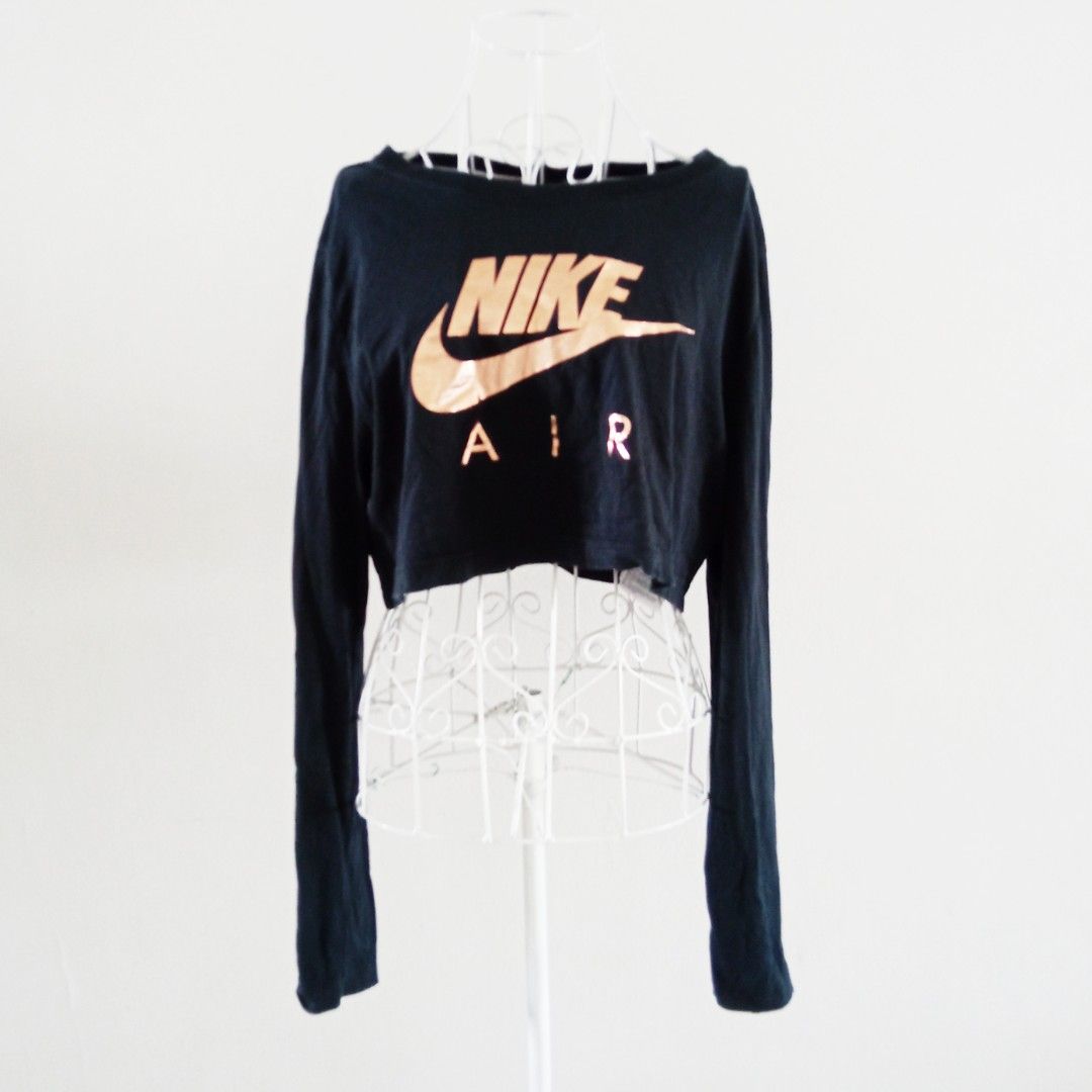 Gold nike crop top 2025