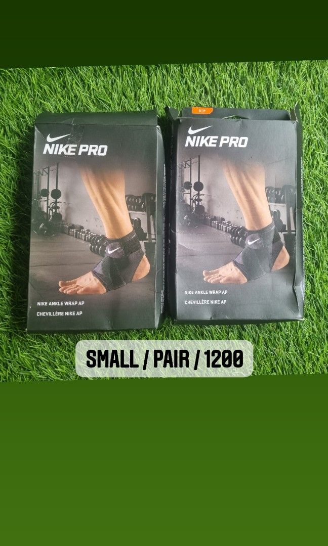 mens nike strap shoes