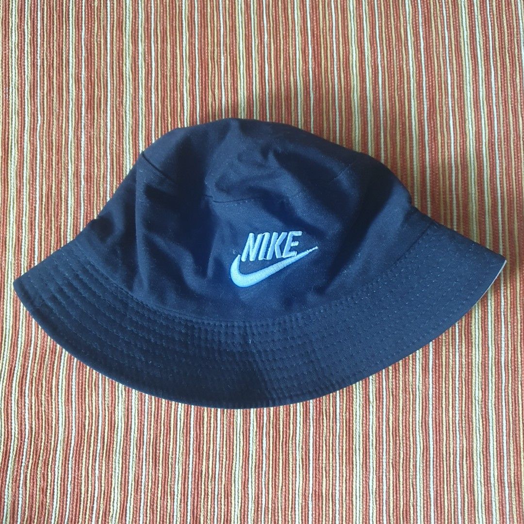 nike inverted bucket hat, Men's Fashion, Watches & Accessories, Caps