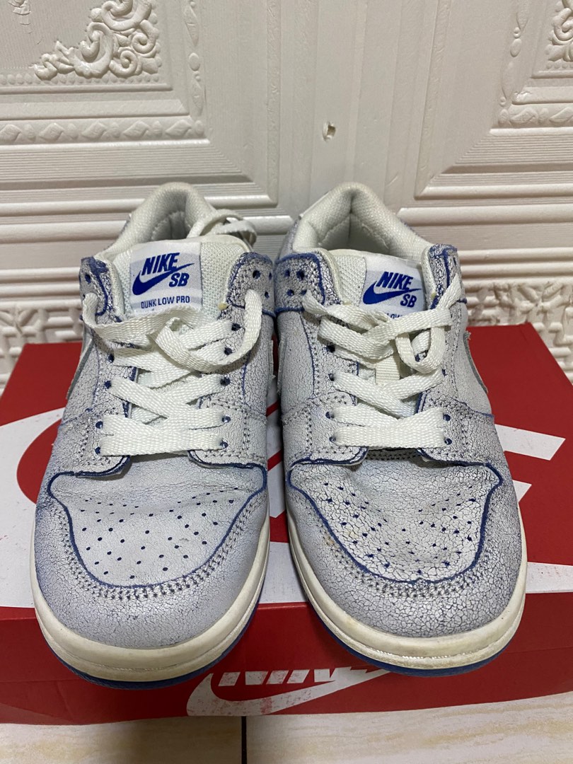 Nike SB Dunk low Cracked Leather Fesyen Wanita Sepatu di Carousell