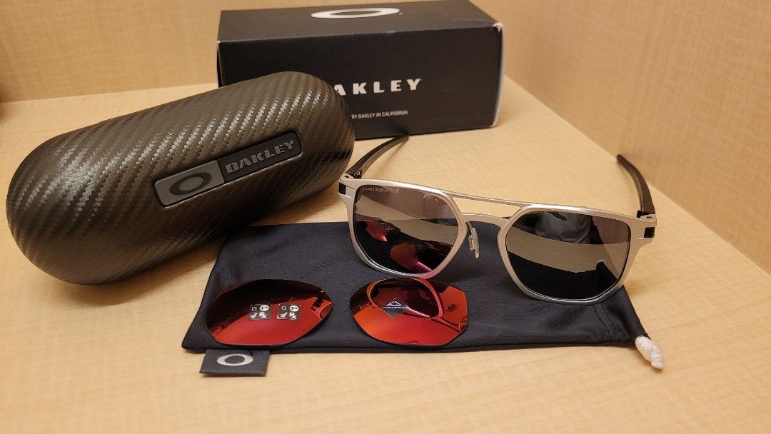 Oakley Alpha Latch Silver With Black Prizm And Torch Iridium Lenses Mens Fashion Watches 