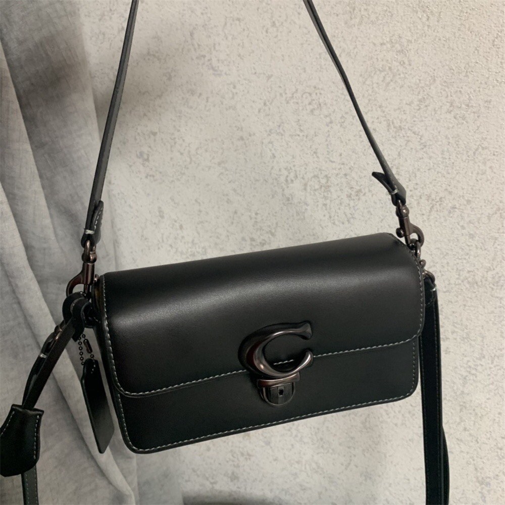 Coach baguette on sale shoulder bag