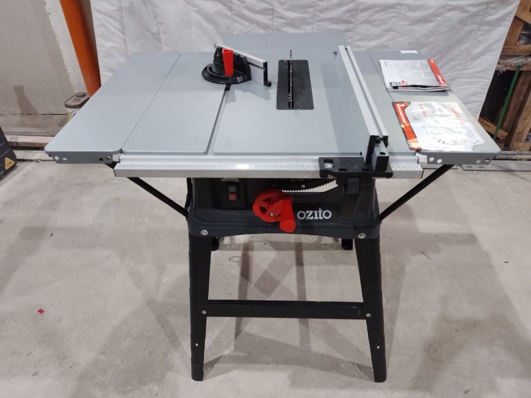 Ozito Table Saw, Commercial & Industrial, Construction Tools