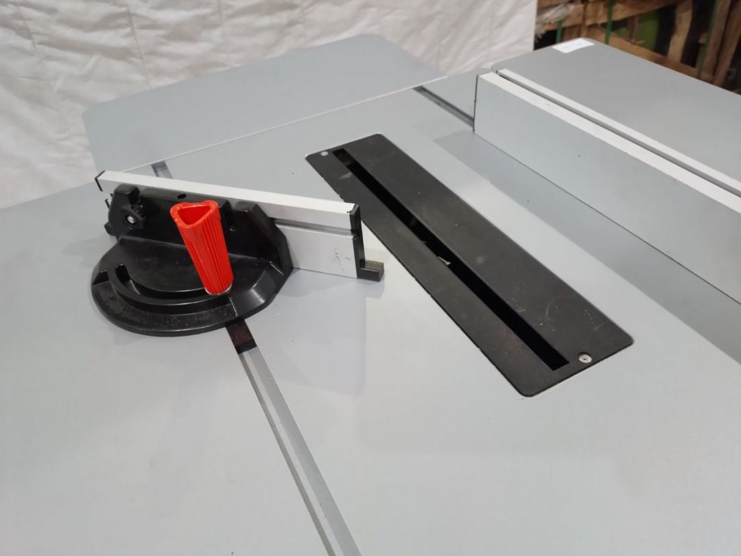 Ozito Table Saw, Commercial & Industrial, Construction Tools