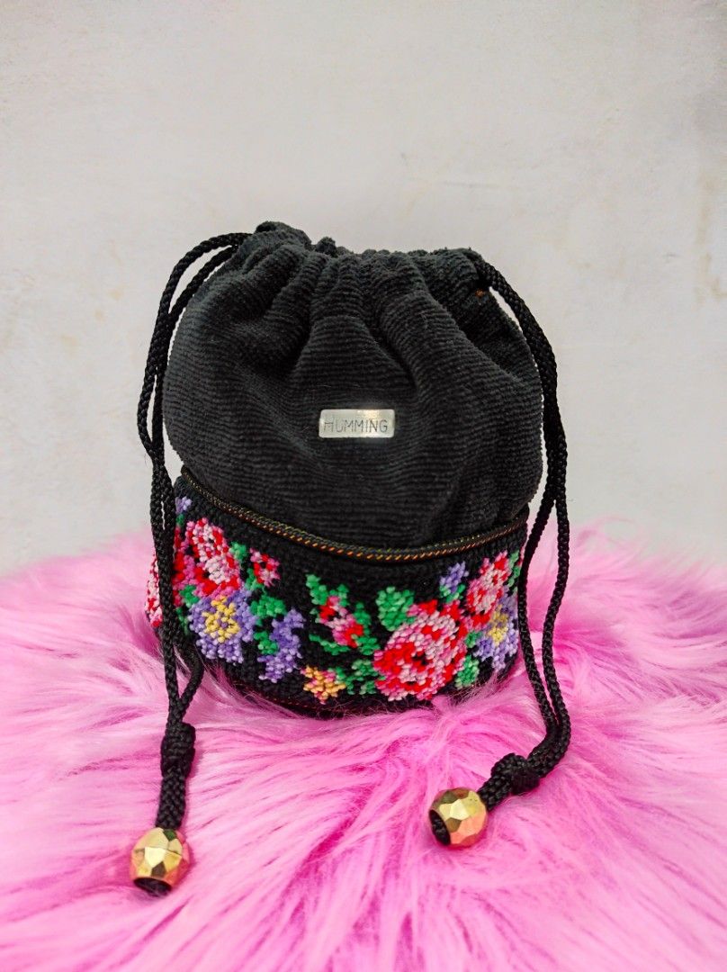 Native String Pouch Preloved String Pouch, Women's Fashion, Bags & Wallets, Purses ...