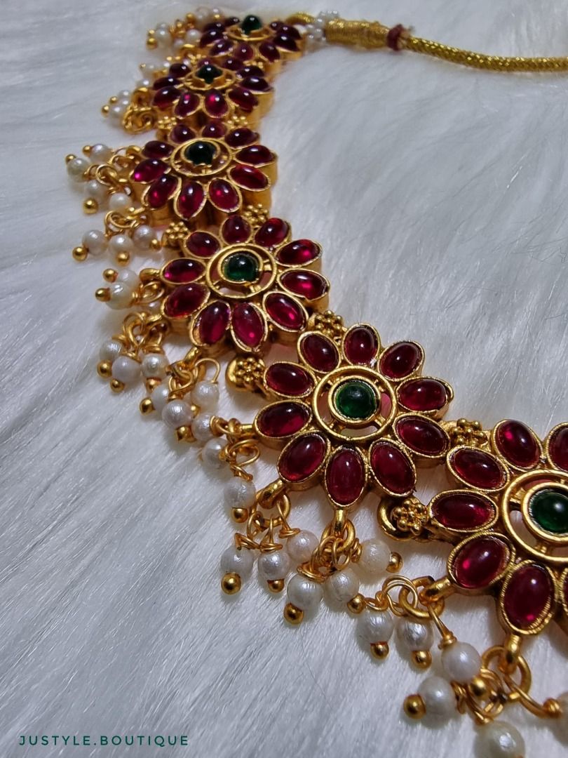 Red choker new arrivals set