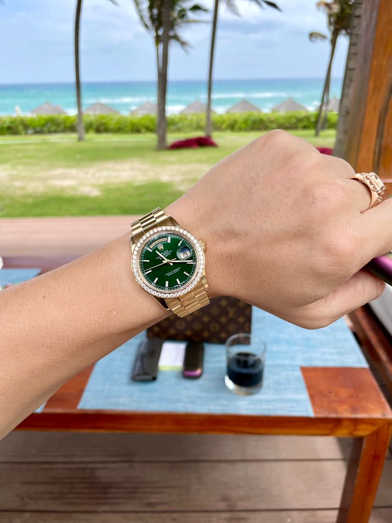 118238 green dial sales