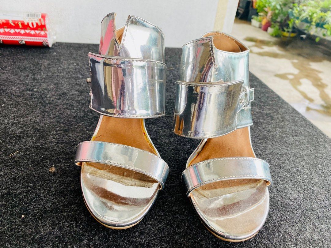 dillards silver heels