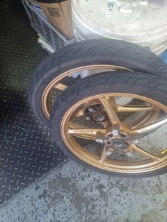 Yamaha Sniper Rim Y15ZR -  RCB SP522  comes with tyres(like new)