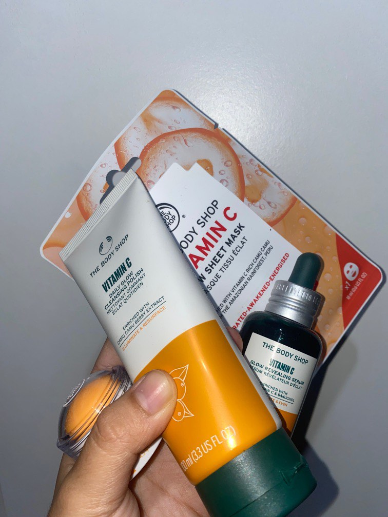 The Body Shop Vitamin C Daily Glow Cleansing Polish + Serum + Sheetmask