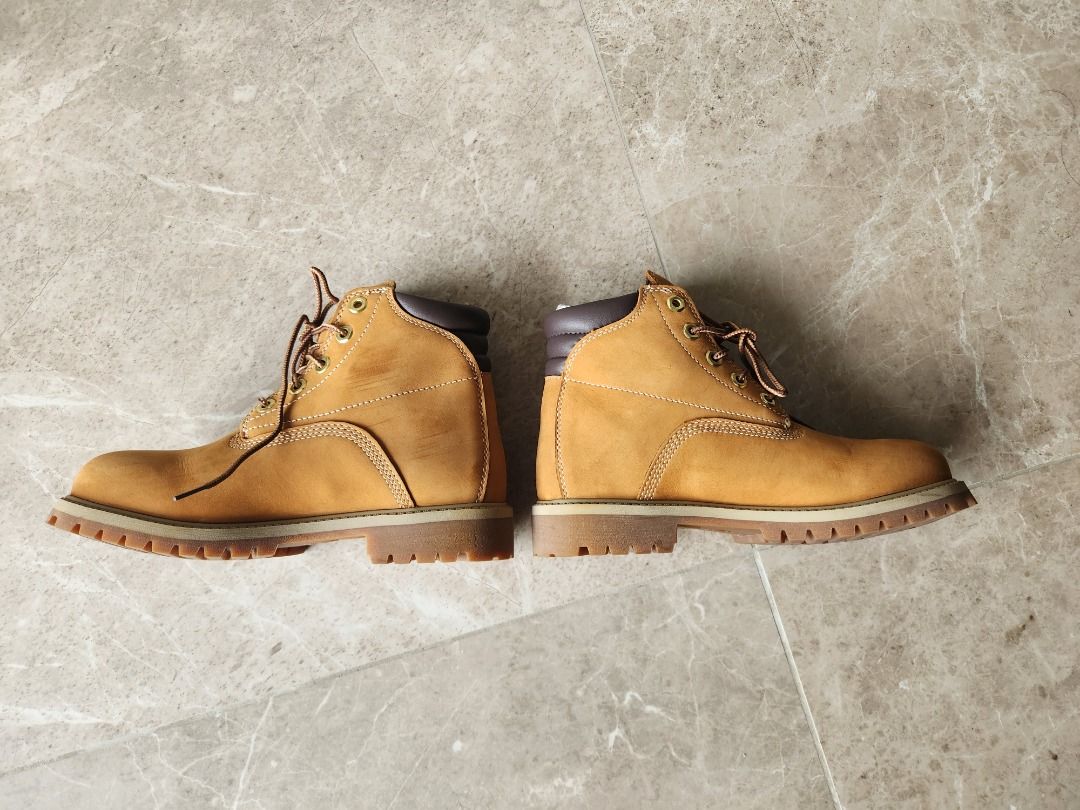 Timberland boots size 4 junior top