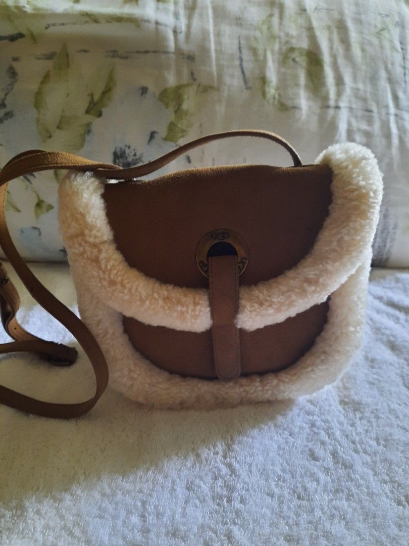 SALE SALE SALE UGG ORIGINAL SLING CROSSBODY BAG Women s