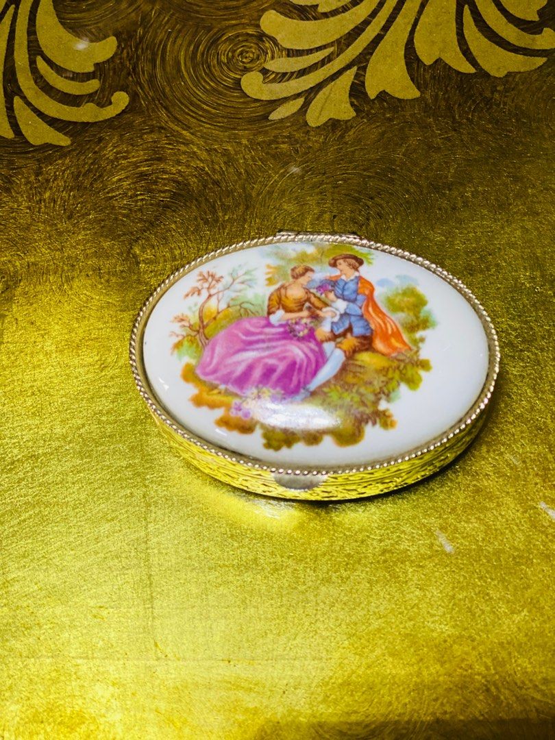 Vintage French Pill box (Category: Accessory Holder, Box & Organizers) located in Kawit. Submitted by downmemorylane1214 (Listing ID 1198244134, Image 1). Description: Decluttering No issue Very good for travelling Buyer to book and shoulder shipping.