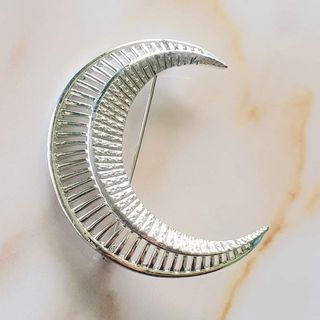 Vintage Signed Sarah Coventry Silver Tone Brooch
