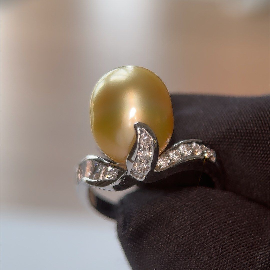 White gold online ring with pearl