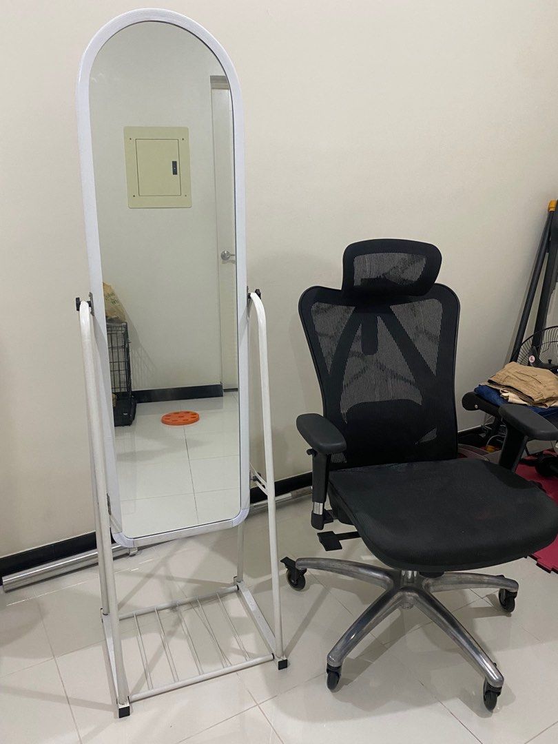 Whole body mirror with stand, Furniture & Home Living, Home Decor