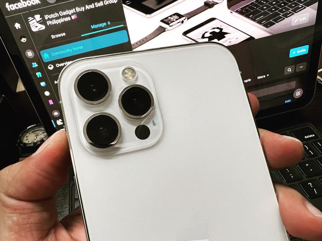 Apple iPhone 12Pro Max (Category: iPhone 12 Series) located in Cainta. Submitted by ipotchgadget (Listing ID 1198459661, Image 2). Description: For sale or swap Apple iPhone 12 Pro Max 128gb Silver White Came from Smart Smart Lock Swap Accepted ( Swapping Price is higher than selling Price ) PRICE: • 37,800php. CONDITION: •95% Smooth •101% Good Running condition Test all you want upon meet up PACKAGE: •unit •wallcharger •usb cable •case MEET UP •