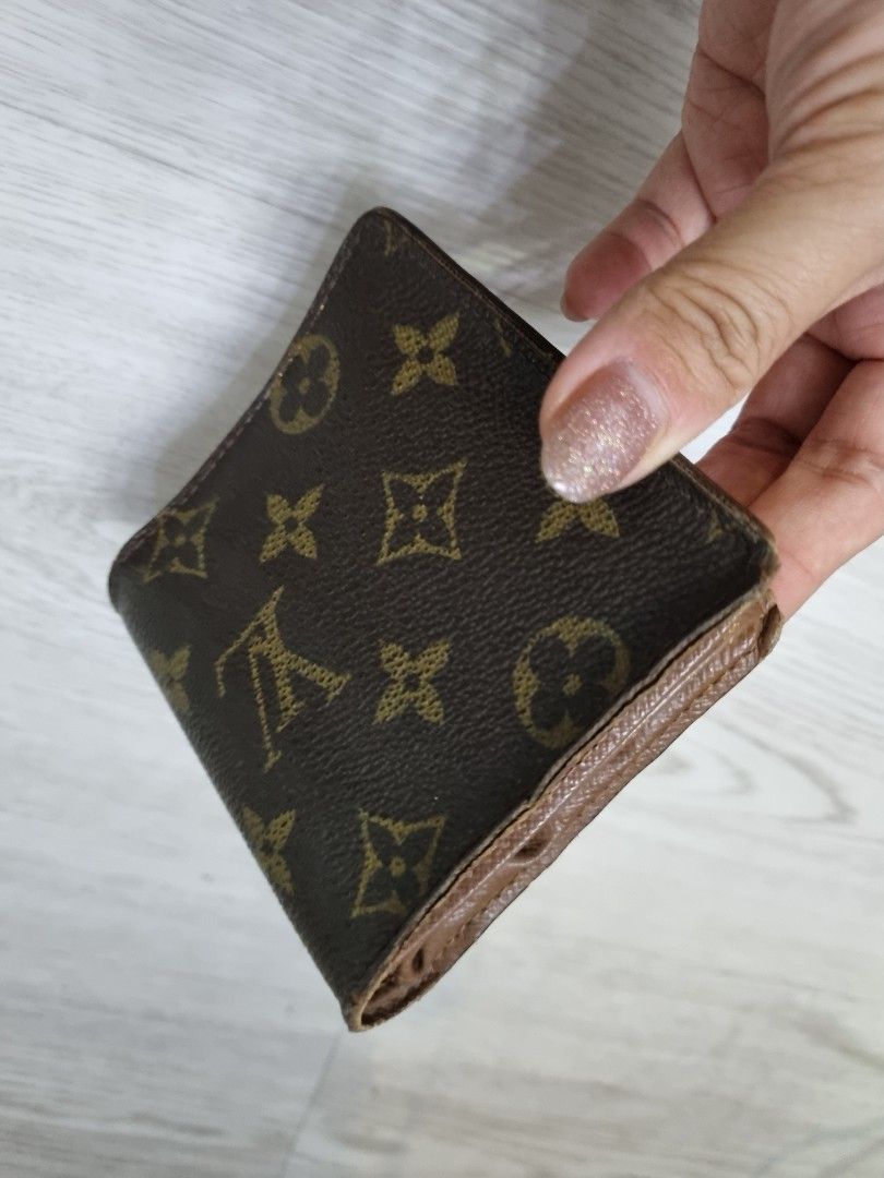 Authentic LV Louis Vuitton wallet Hot stamping Initials MAJ, Men's Fashion,  Watches & Accessories, Wallets & Card Holders on Carousell