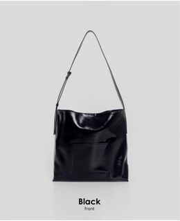Black cow leather shoulder bag
