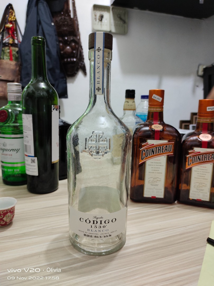 Botol Bekas Codigo 1530 750ML, Antik, Lainnya di Carousell