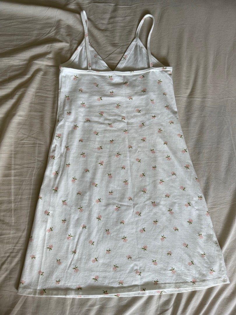 Brandy Melville White Floral Amara Dress, Women's Fashion, Dresses