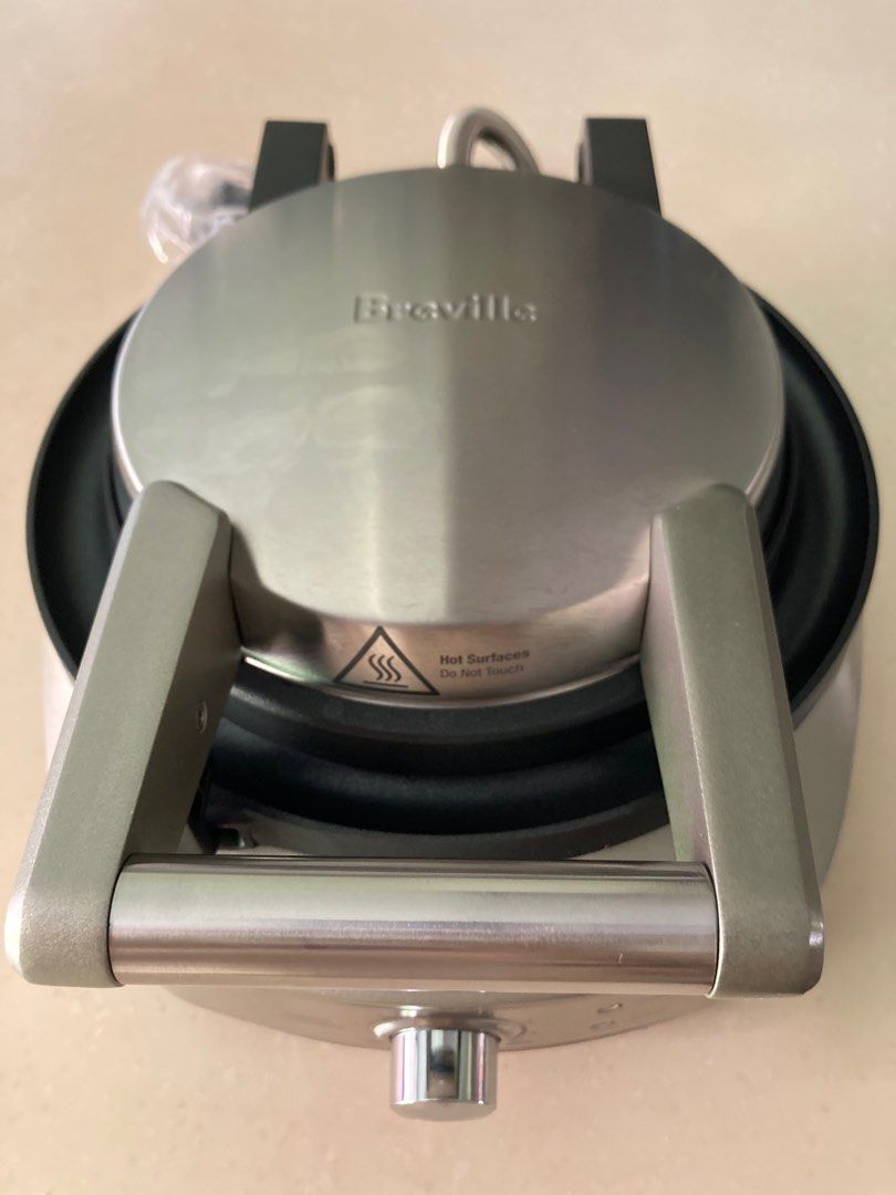 breville the no mess waffle