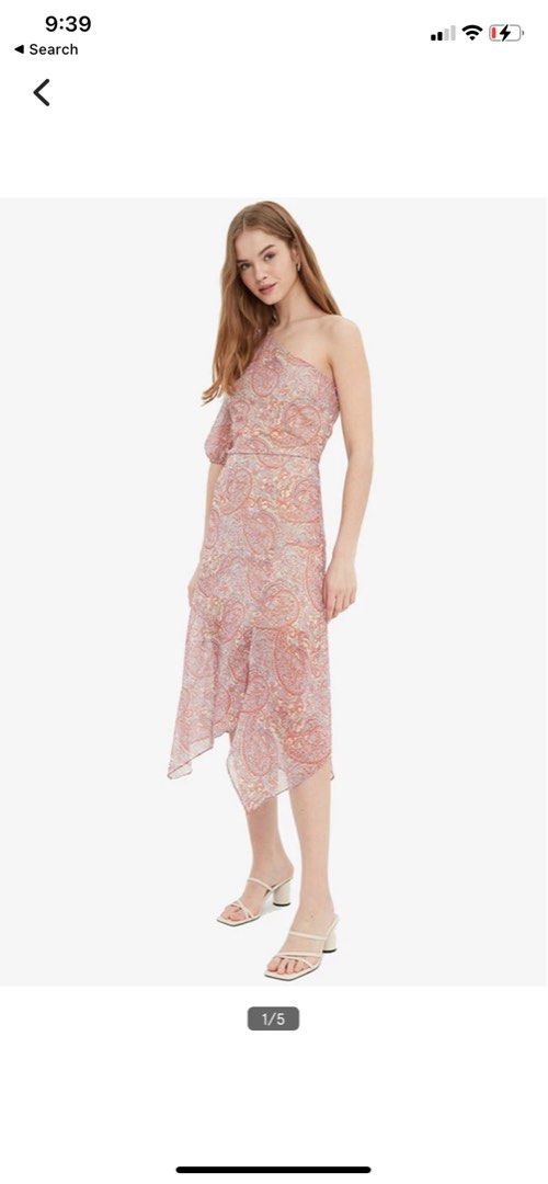 Casual/Formal Asymmetrical Dress (Category: Dresses) located in Manila. Submitted by lrocamora (Listing ID 1198619449, Image 2). Description: Brand New. Selling na kase malaki sakin. Ang ganda ng tela. Very flexible. Pedeng casual, pede rin formal..