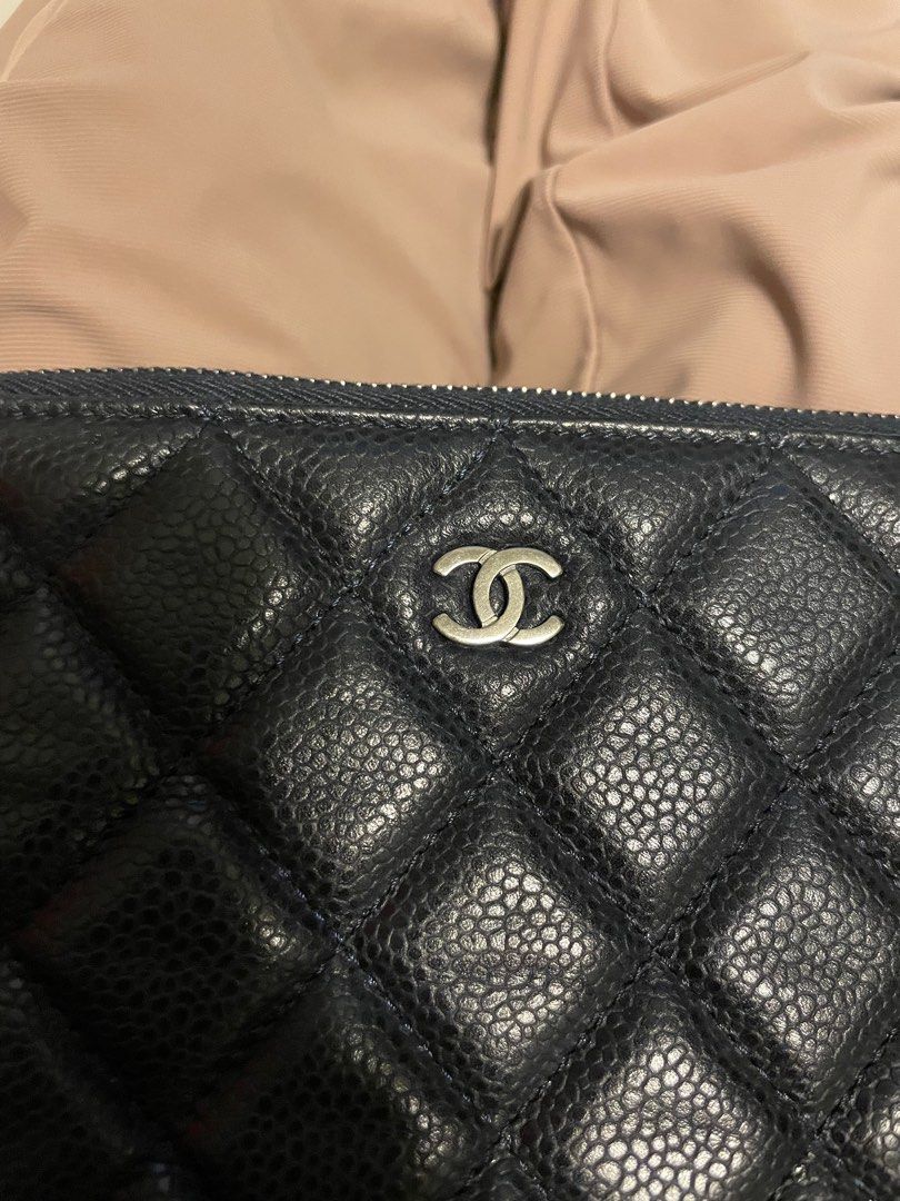 Chanel caviar large clutch, Women's Fashion, Bags & Wallets, Clutches on  Carousell