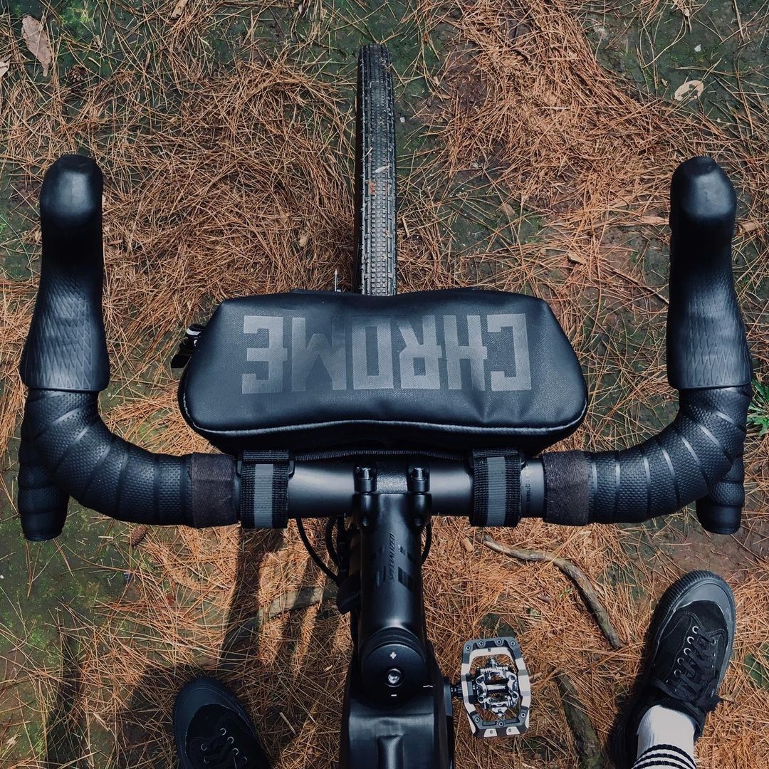 Chrome Helix Handlebar Bag, Everything Else, Others on Carousell