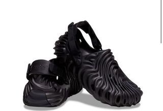 WTT Shrek Crocs, Men's Fashion, Footwear, Casual shoes on Carousell