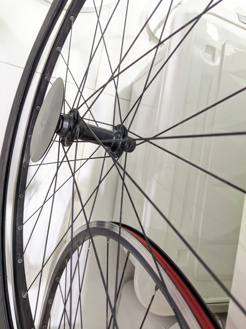 Decathlon 700c aluminium wheelset with tyre
