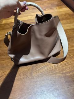 (Category: ) located in . Submitted by eunxin (Listing ID 1198627324, Image 1). Description: .