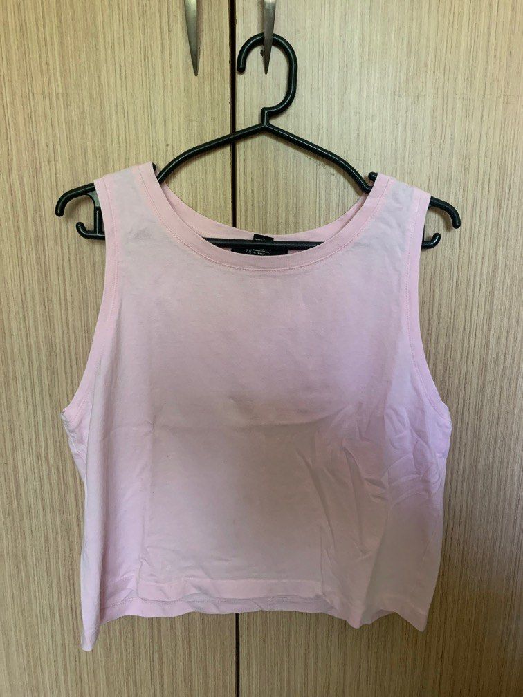 Forever 21 Pink Sleeveless Cropped Top (Category: Sleeveless) located in Taytay. Submitted by ccarci (Listing ID 1198520158, Image 1). Description: Length - 47cm Width - 45 cm.