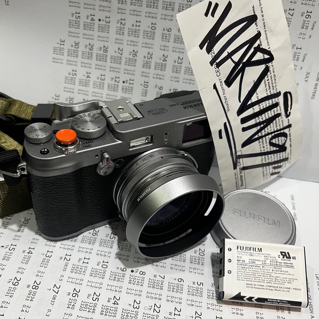 Fujifilm X100 (Like New/ 100 Functional), Photography, Cameras on