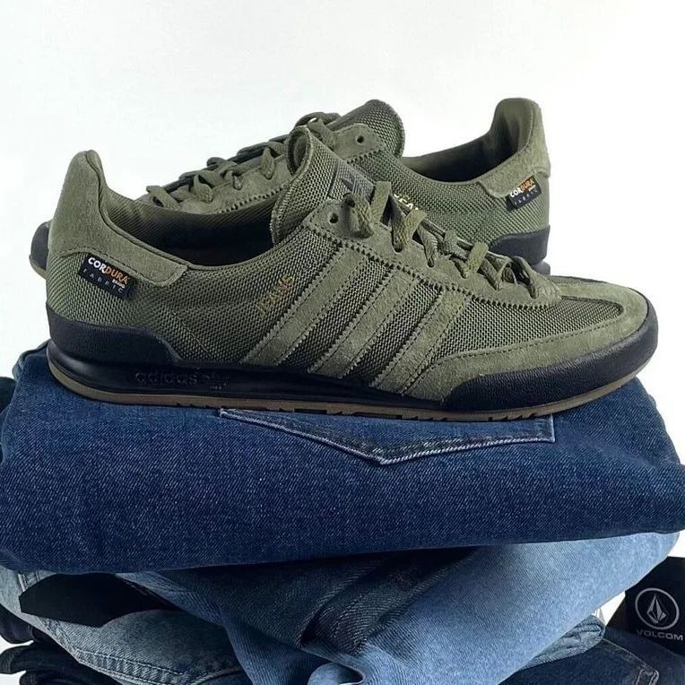 Adidas jeans khaki online