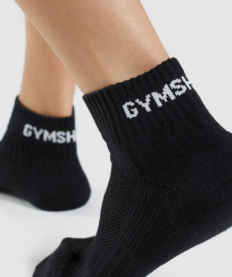 Gymshark Socks , Men's Fashion, Watches & Accessories, Socks on