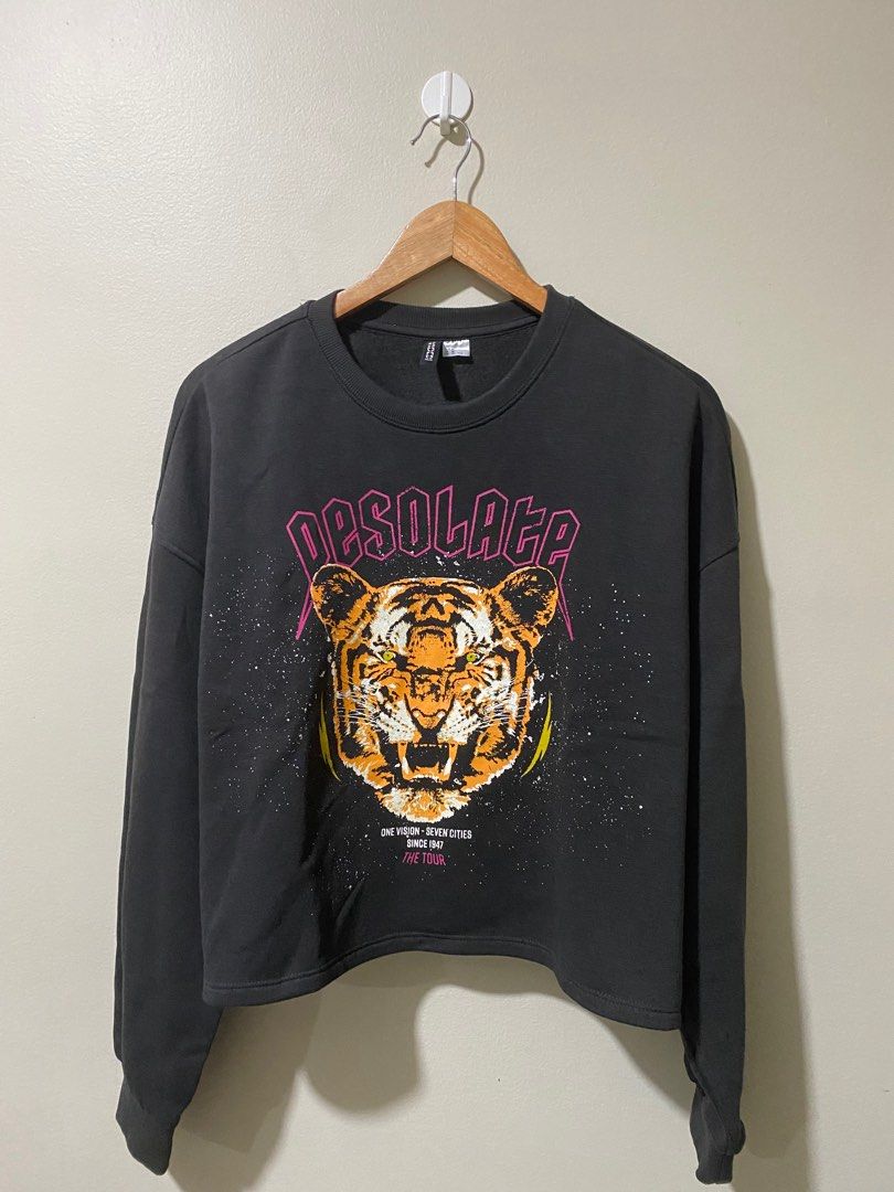 H&M cropped sweater longsleeves (Category: Longsleeves) located in Paranaque City. Submitted by lad_decluttered (Listing ID 1198477913, Image 2). Description: .