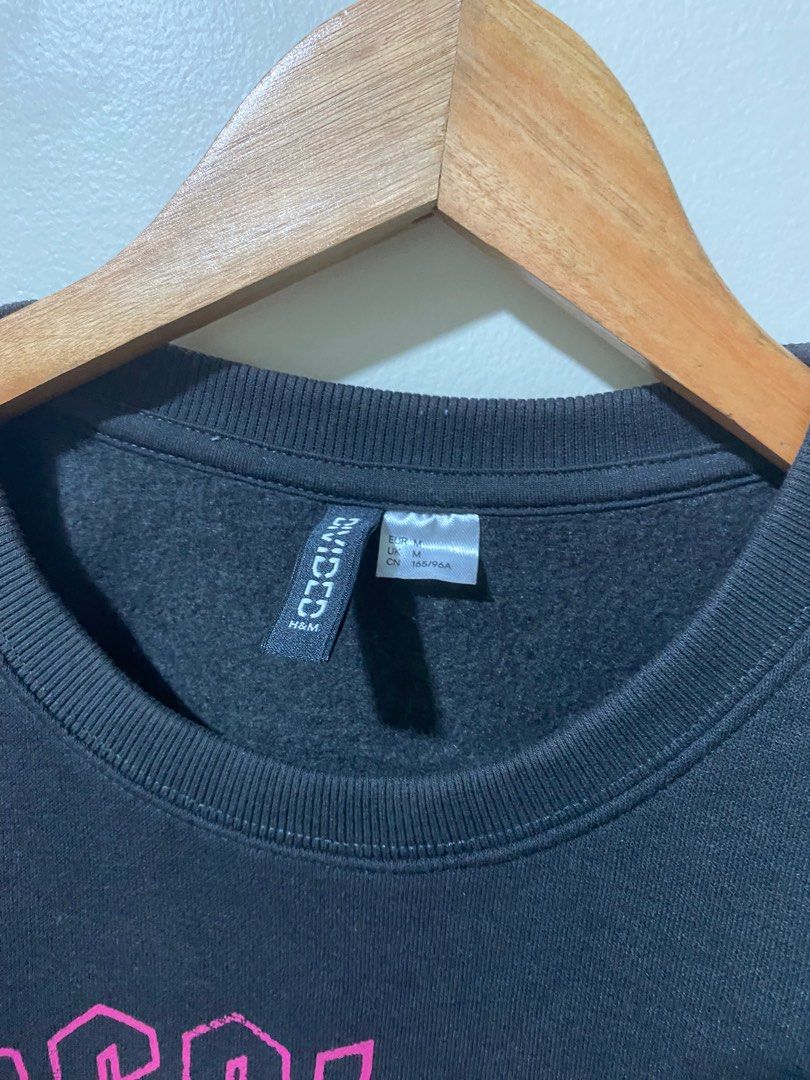 H&M cropped sweater longsleeves (Category: Longsleeves) located in Paranaque City. Submitted by lad_decluttered (Listing ID 1198477913, Image 3). Description: .