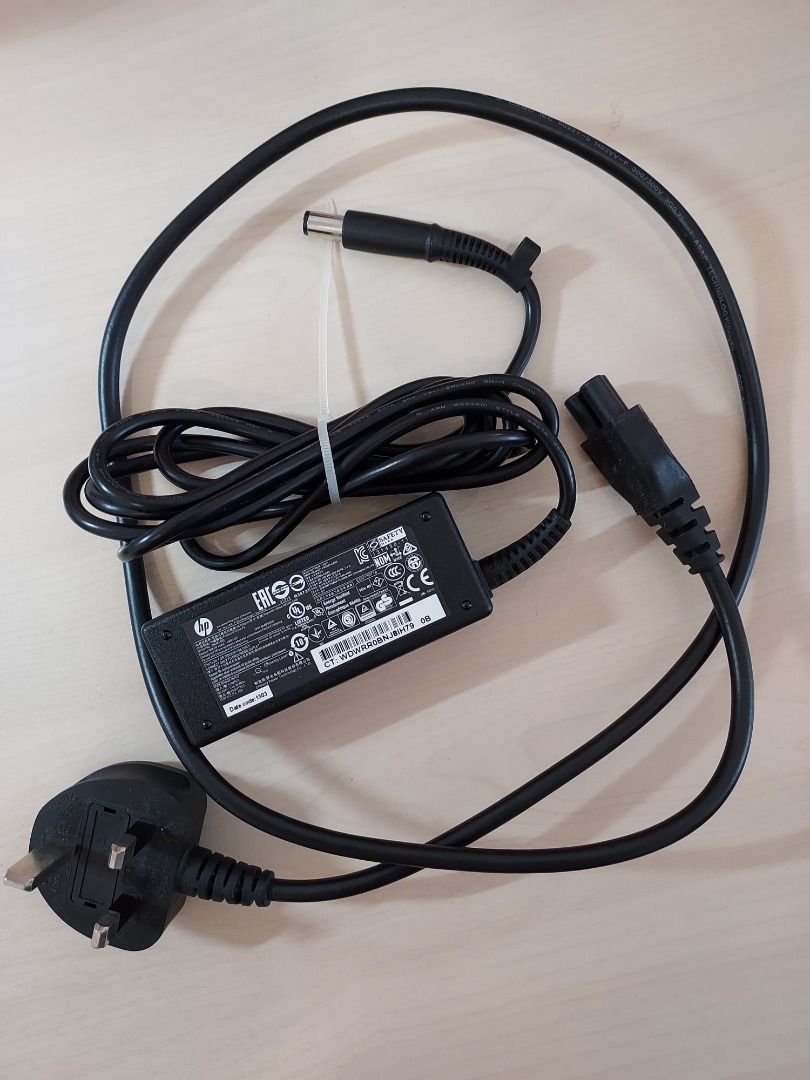 Hp laptop charger 744481 002 45w 7 4mm 5 0mm with centre pin