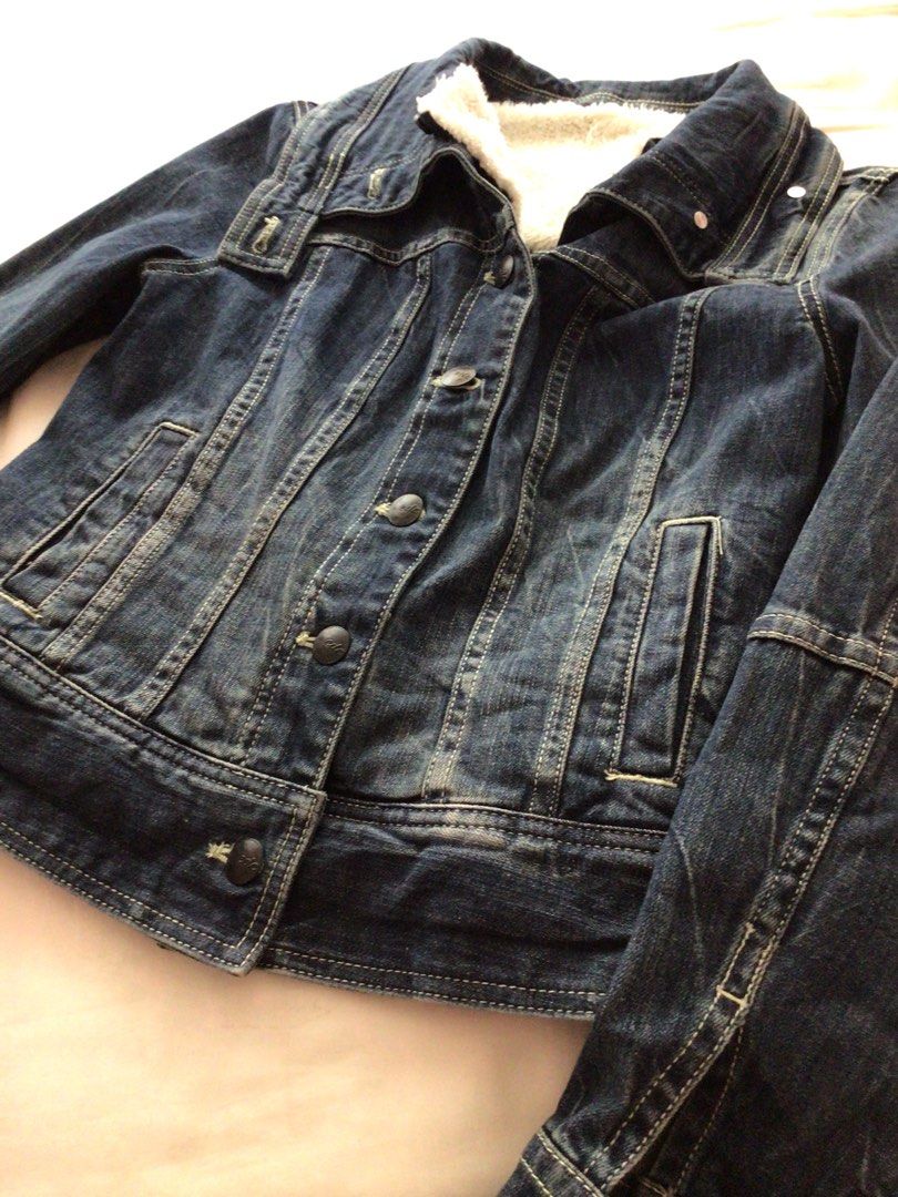 Jacket (Category: Coats, Jackets and Outerwear) located in Singapore. Submitted by sglittlepony (Listing ID 1198467760, Image 3). Description: BNIB Espirit Demin Jacket High premium end demin quality Suitable as cardigan or cold wear Come with detachable neck wool Rp -$100+ Meet up arrangeable at my convenient 🟪No Trade 🟦Price is fixed 🟪Postage Strictly Borne by 🟪buyer paid postage tracked -$3.50 🍄Thanks for viewing.🌟 .