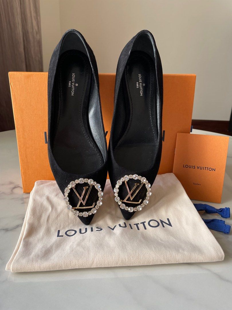 READY STOCK) LV flat shoes ✨, Women's Fashion, Footwear, Flats on Carousell