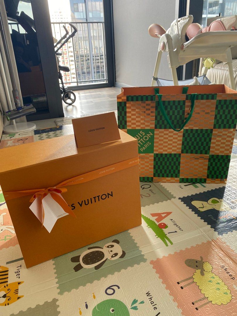 Louis Vuitton, Bags, Louis Vuitton Holiday 22 Louis Gift Paper Shopping  Bag Wmatching Gift Box