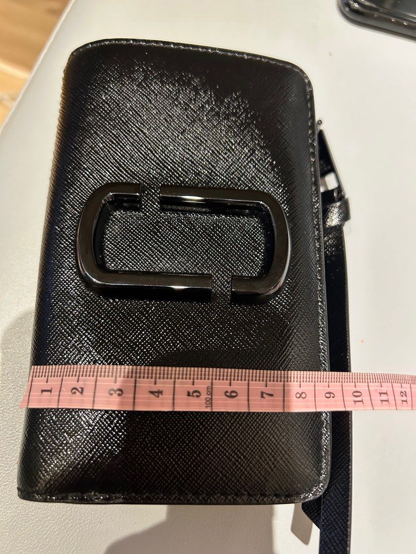 The chain strap store dtm iphone 11 bookcase